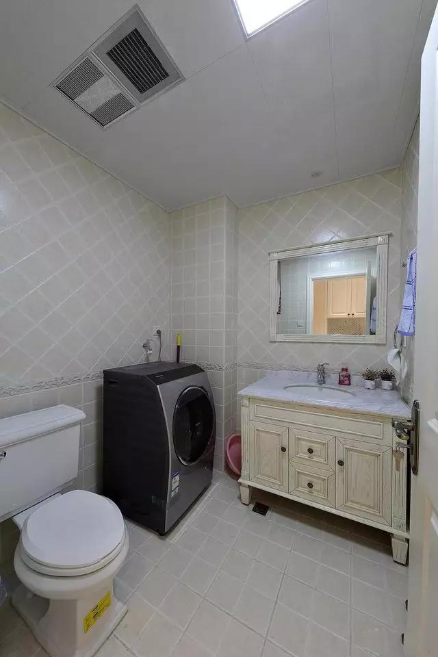 客廳的半堵電視墻和臥室的榻榻米飄窗, 讓我家很受喜歡