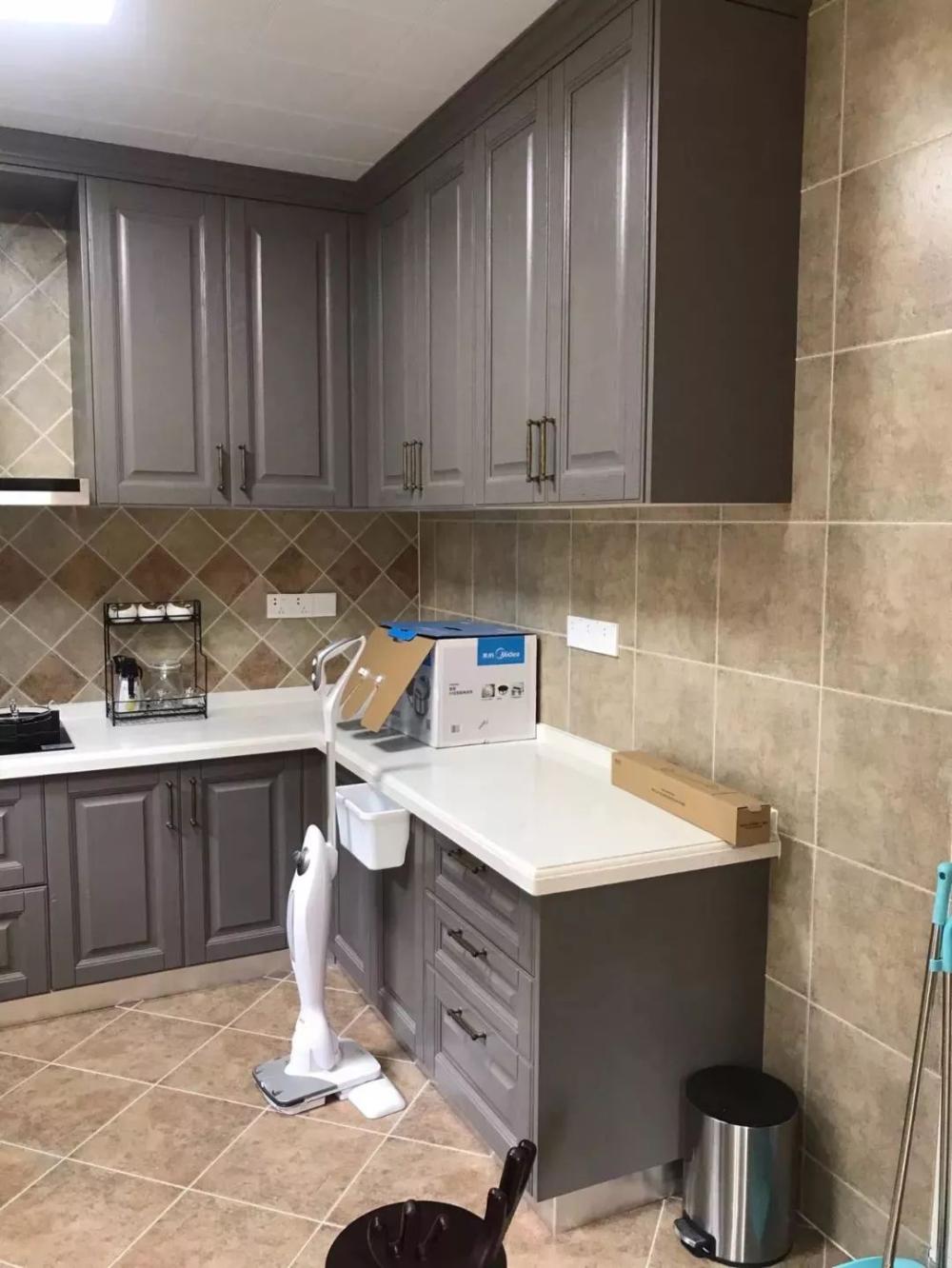 愁死了! 拖把扫把这些工具, 放哪里好呢?