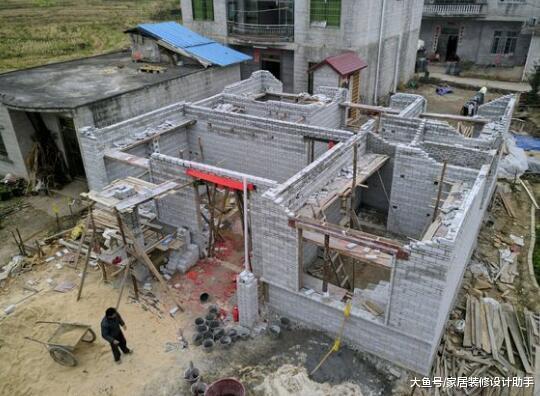 无梁无柱、灰沙砖砌18墙被说胆大, 全村人都这样做我能有什么办法啊