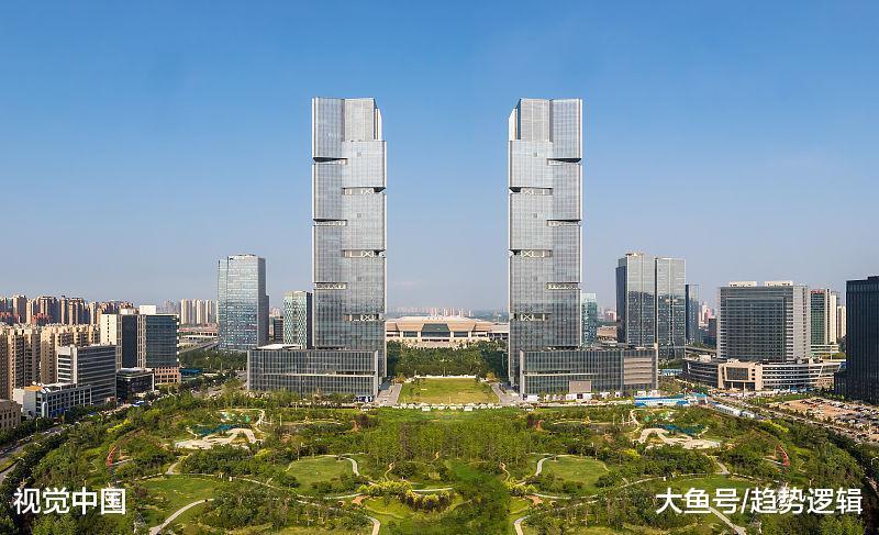 寒风中的郑州楼市: 10个月落户4万人才, 却拦不住房企要“活下去”