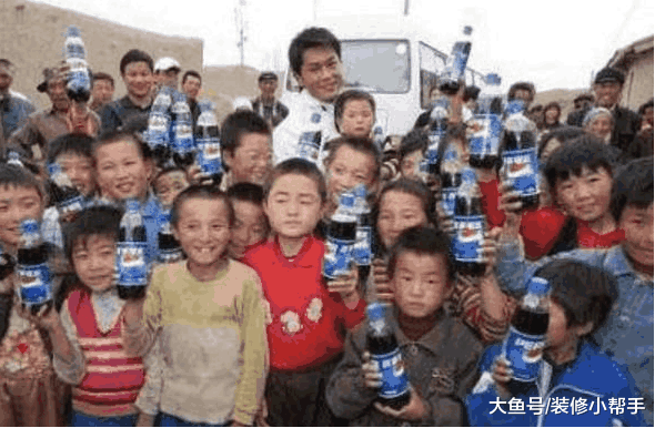 看看古天乐在香港的家, 内饰装修真寒酸, 赚的钱全部做慈善去了