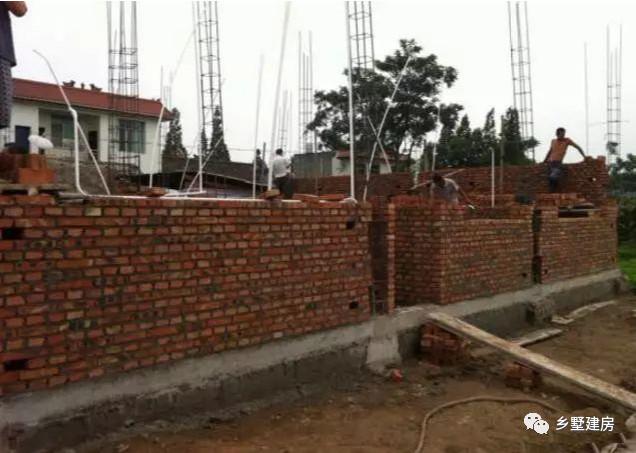公婆执意要在农村自建房, 说是过了这村就没这个店了?