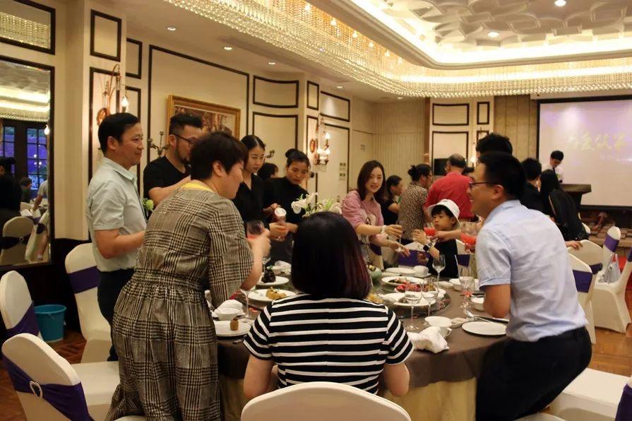 温故方知浓情, 感恩一路同行
