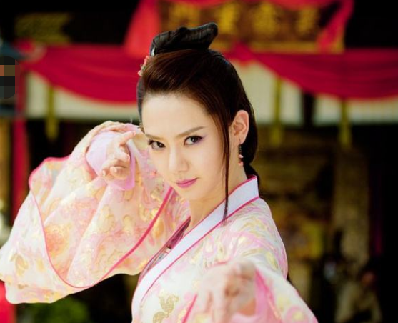 《古剑奇谭》中隐藏了众多大咖, 你认出里面的戚薇了吗?