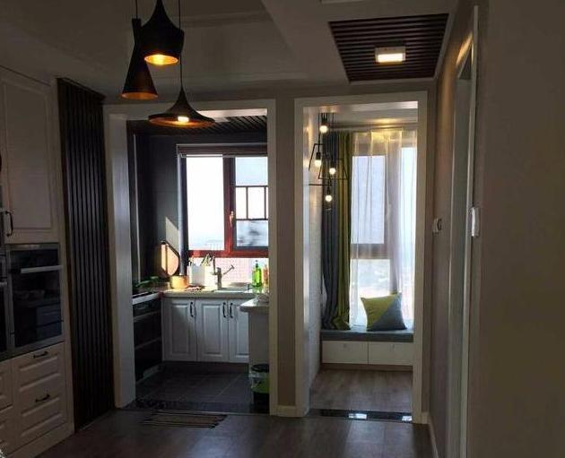 裸婚7年买了大房子, 这装修花了30万, 冰箱摆放区不错