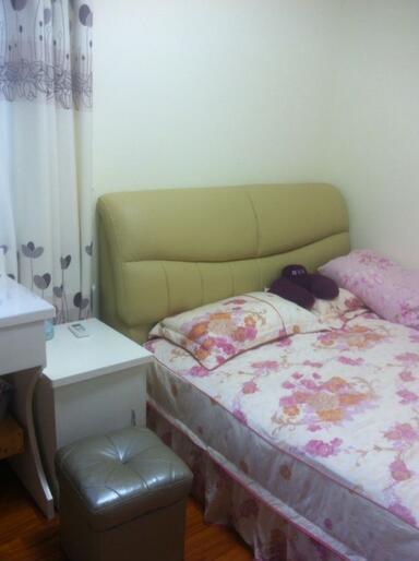 72平两居室新房, 都说电视墙用瓷砖好打扫, 简单实用