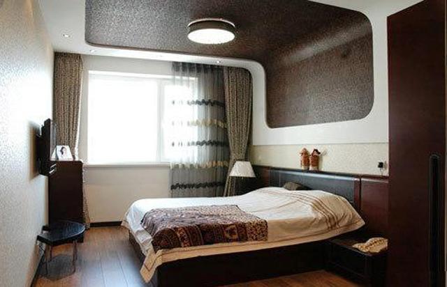 亲戚120平新房装修完 30多米大的客厅 喜欢电视墙的设计