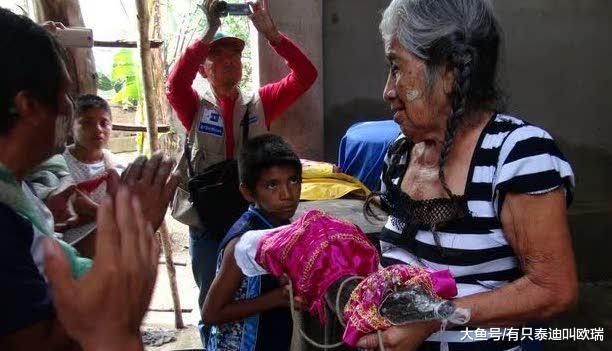 200年传统! 墨西哥市长必须「和母鳄鱼公主结婚」, 网友: 「怎麽洞房? 」