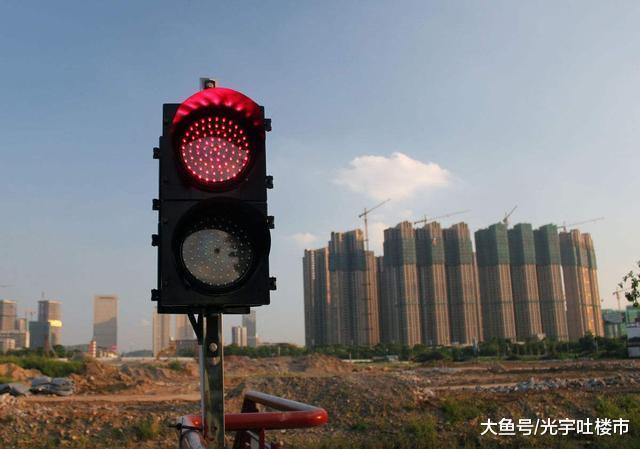 2018年10大楼市雷人言论, 谢国忠鼓励买房, 这些大佬谁更可信?