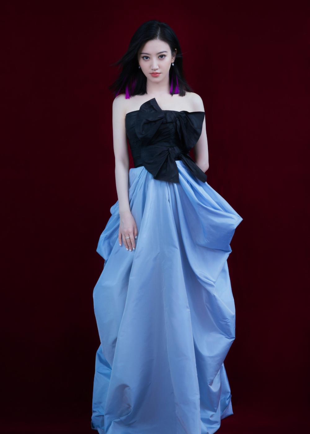 景甜只是剪掉十年长发,这次真"火"了,这款齐肩短发清爽又时髦