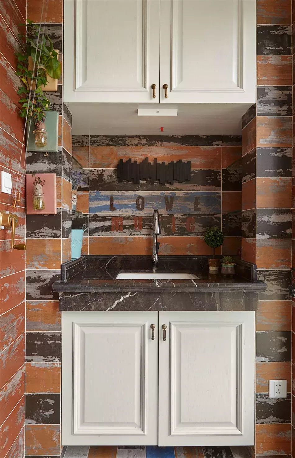 实用的阳台设计当中不能少了洗手台, 很美观也很好用