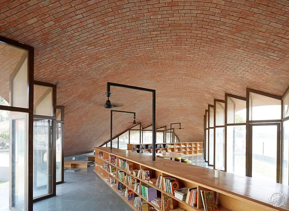 崛地而起的苍穹, 是孩子们知识的海洋