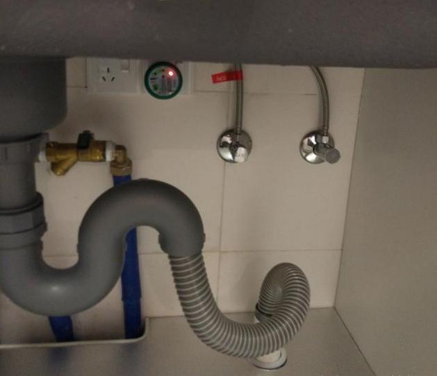 装修的时候脑子进水了, 入住1月之后才发现, 真是后悔不已!