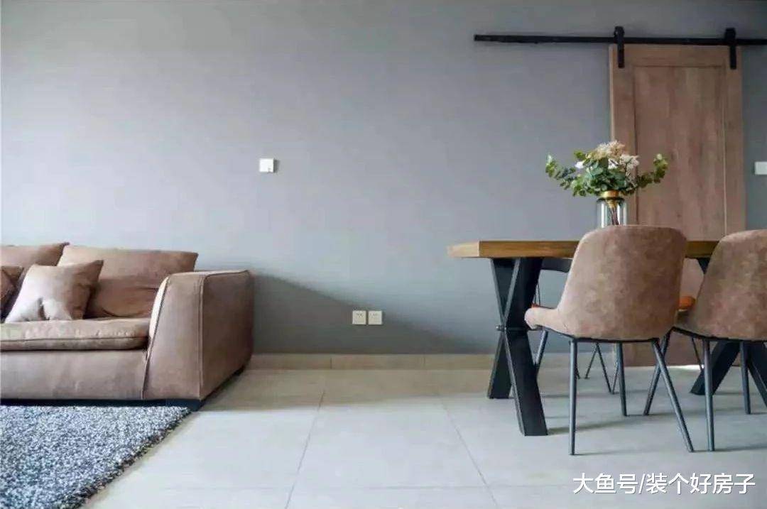 一对85后夫妻断舍离上瘾, 121㎡的家只有9件家具, 厨房和阳台也藏起来