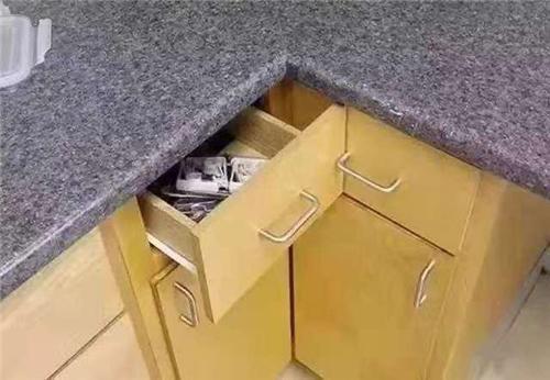 小区里的反人类设计, 就问你服不服!