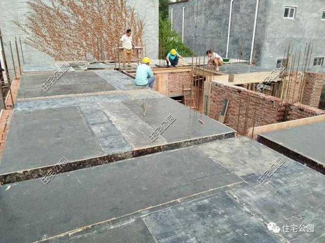 农村建房, 43万给专业施工队伍包主体外装, 能打造什么样的别墅?