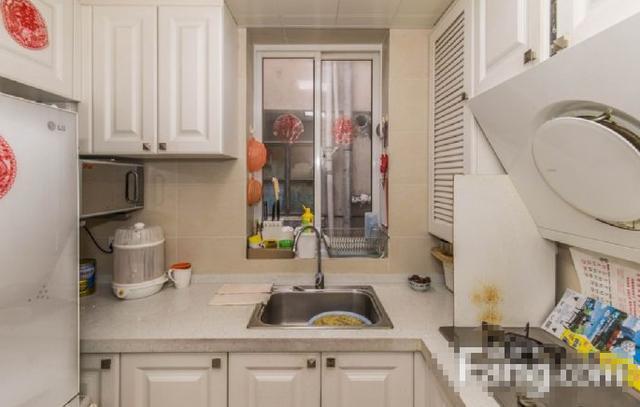 头一次装修婚房, 却被亲朋好友笑话: 你当你永远是美少女? 委屈!