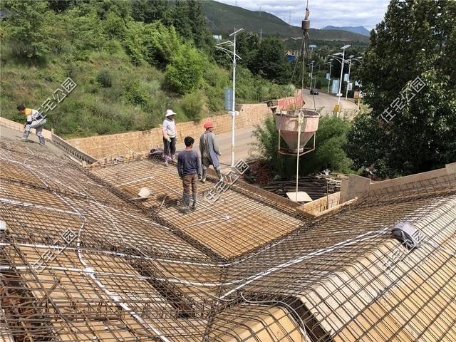 云南何先生拆掉农村中式四合院, 只为40万建欧式别墅, 可惜吗?