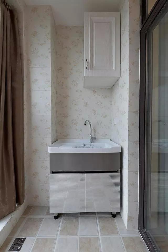 客廳的半堵電視墻和臥室的榻榻米飄窗, 讓我家很受喜歡