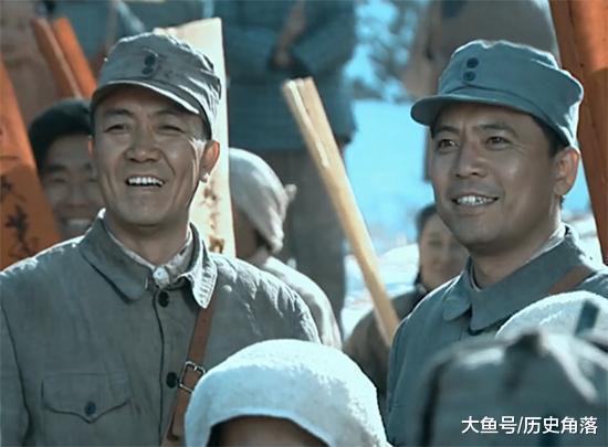 李云龙@赵刚被提前晋升为副军级, 李云龙为何破口大骂? 原来背后暗藏猫腻!