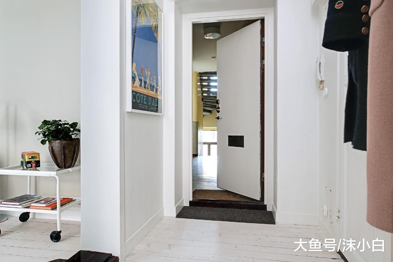 小户型41平, 我一进门就愣住了, 卫生间竟不铺砖不吊顶! 谁见过