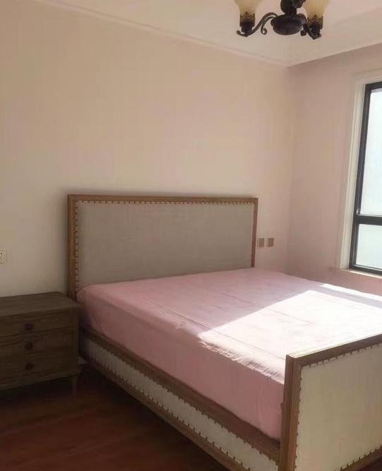 参观闺蜜20万装修的新房, 进门我就愣住了, 电视柜难看