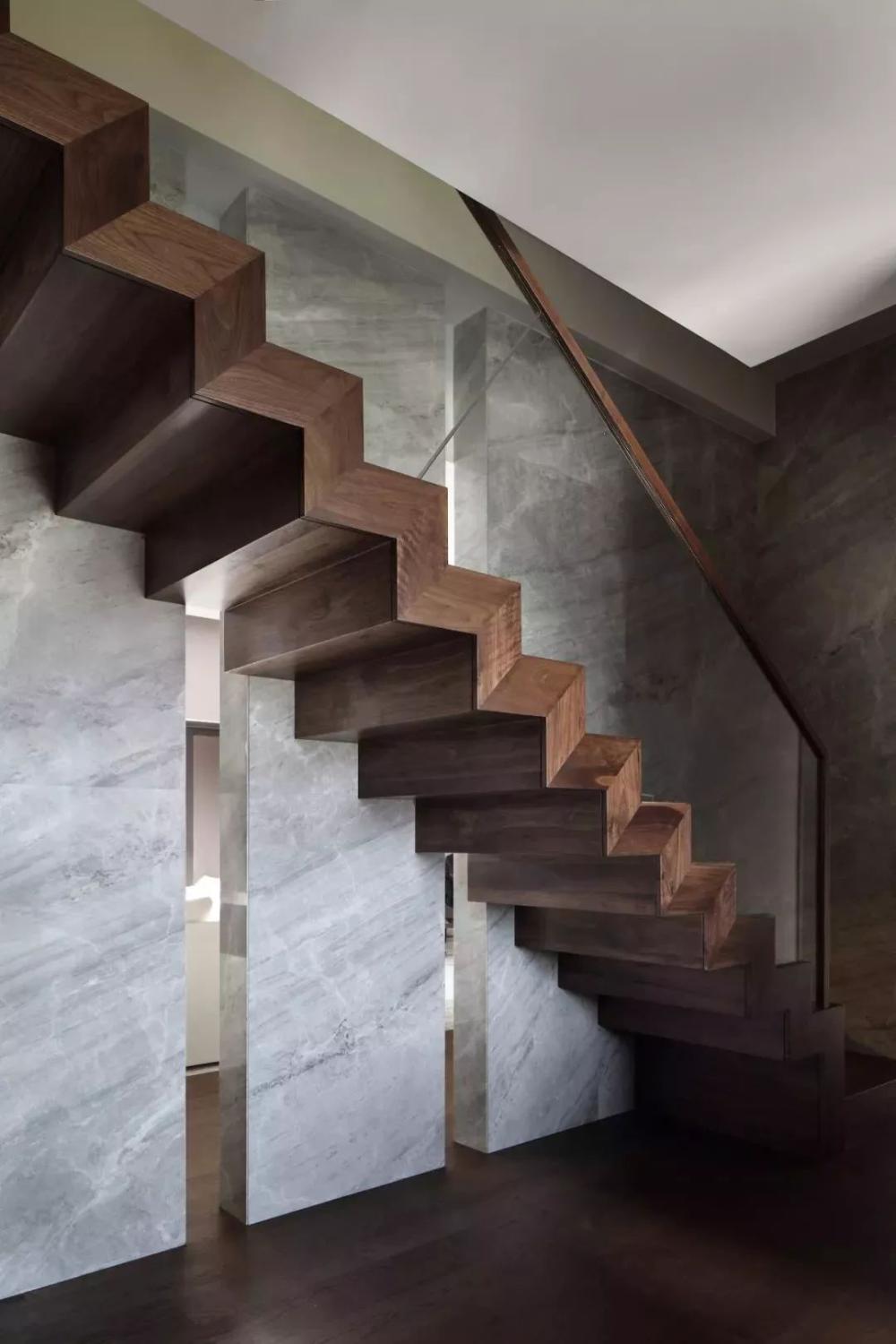 有楼梯的房子, 扶手怎么装?