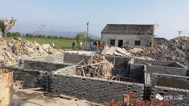 惦念父母江苏农村建中式养老房, 邻居感觉受到了伤害