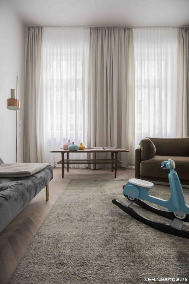 合肥128平房, 装修极致简约, 布帘代替隔断, 凳子做床头柜! 晒晒