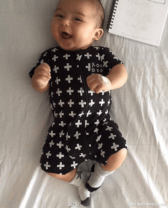 四个月的弟弟被确诊癌症, 三岁哥哥的安慰方式让人热泪盈眶