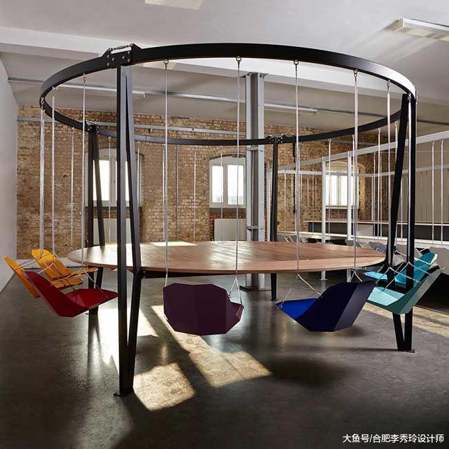 两根吊绳中间固定一块木板, 吃饭就像荡秋千, 朋友来家里玩, 眼前一亮