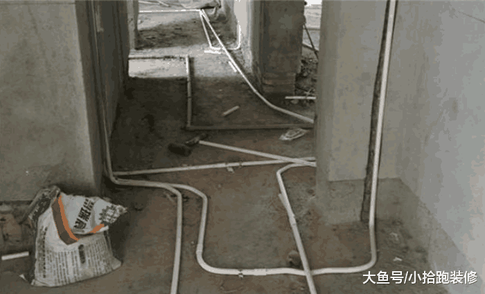 水电完工, 泥工师傅却不愿意进场, 还建议把电工师傅找来