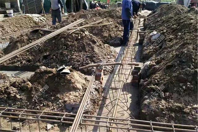 这位四川媳妇25万为公婆盖养老房, 住上新房为啥丈夫却满是愧疚?