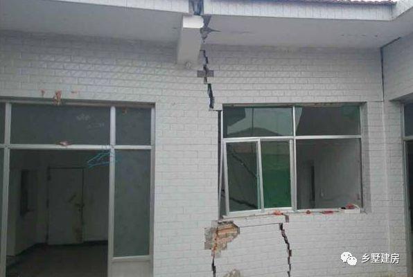 农村小伙返乡, 老宅重建别墅, 为何会招来祸端? 兄弟姐妹险些反目