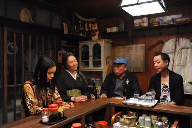 他将35平米破旧住房, 爆改成“深夜食堂”!
