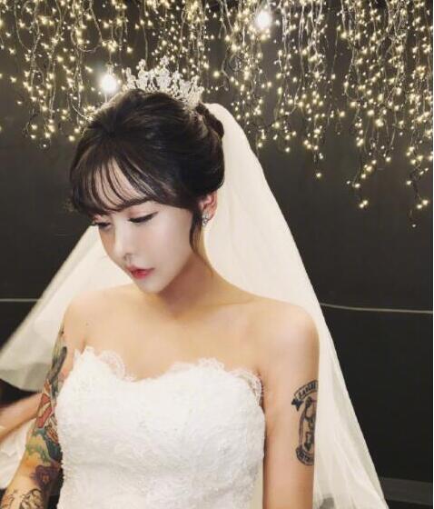 《变形计》“活到老整到老”的韩安冉结婚了, 网友: 不到20可以领证?