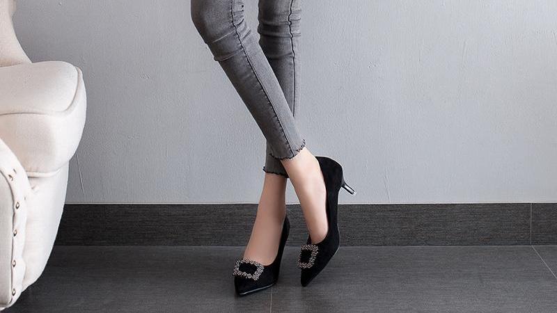 今年超火的高跟鞋、, 学下面穿搭、上衣+高跟鞋, 超减龄