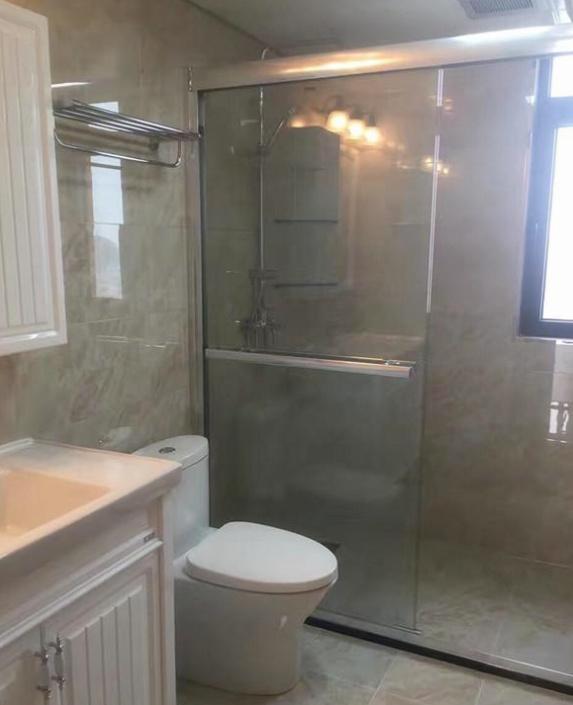 参观闺蜜20万装修的新房, 进门我就愣住了, 电视柜难看