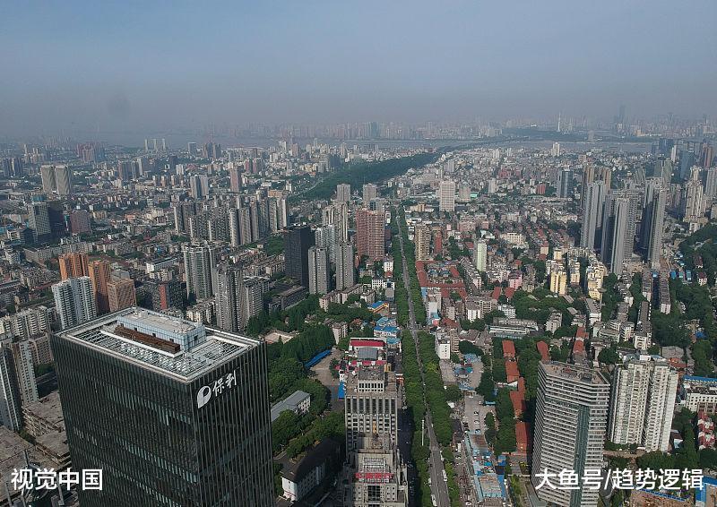 降价潮涌向郑州, 年轻人逃离武汉, 中部楼市双雄神话终结