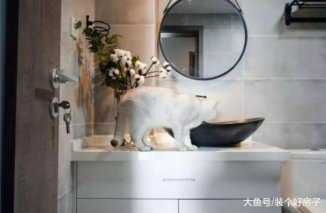 一对85后夫妻断舍离上瘾, 121㎡的家只有9件家具, 厨房和阳台也藏起来