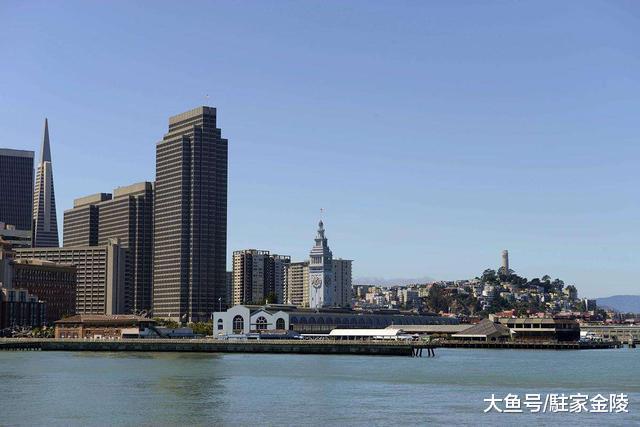 大厦耗资3.5亿刚建好就卖空, 可9年来没有一天不在下沉