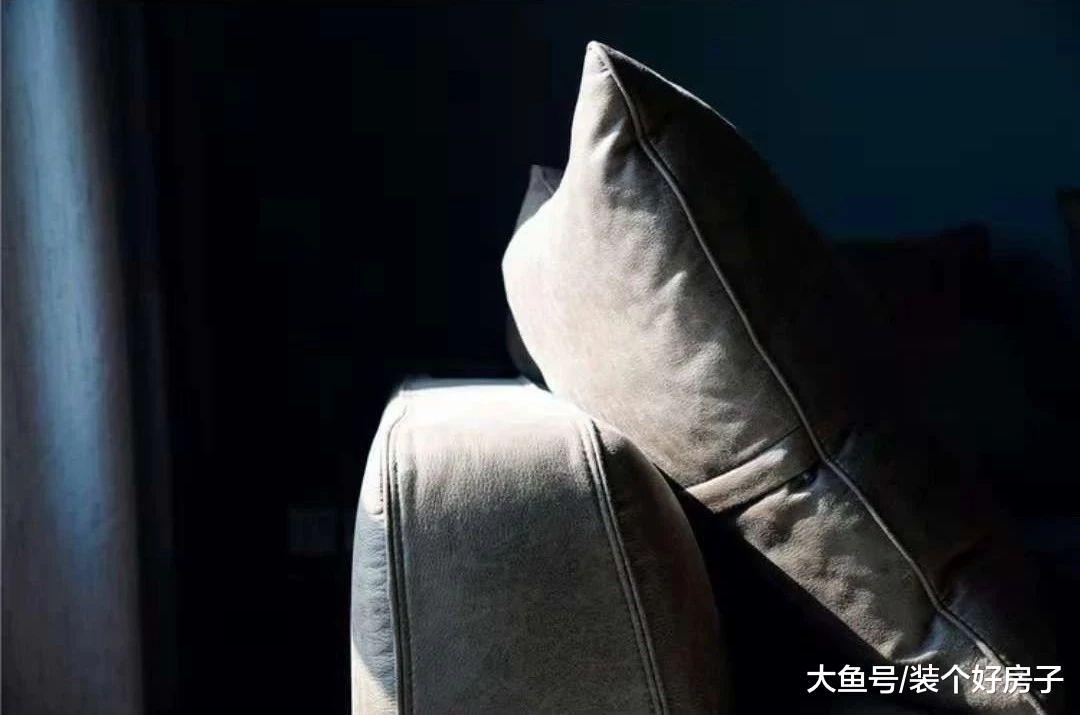 一对85后夫妻断舍离上瘾, 121㎡的家只有9件家具, 厨房和阳台也藏起来