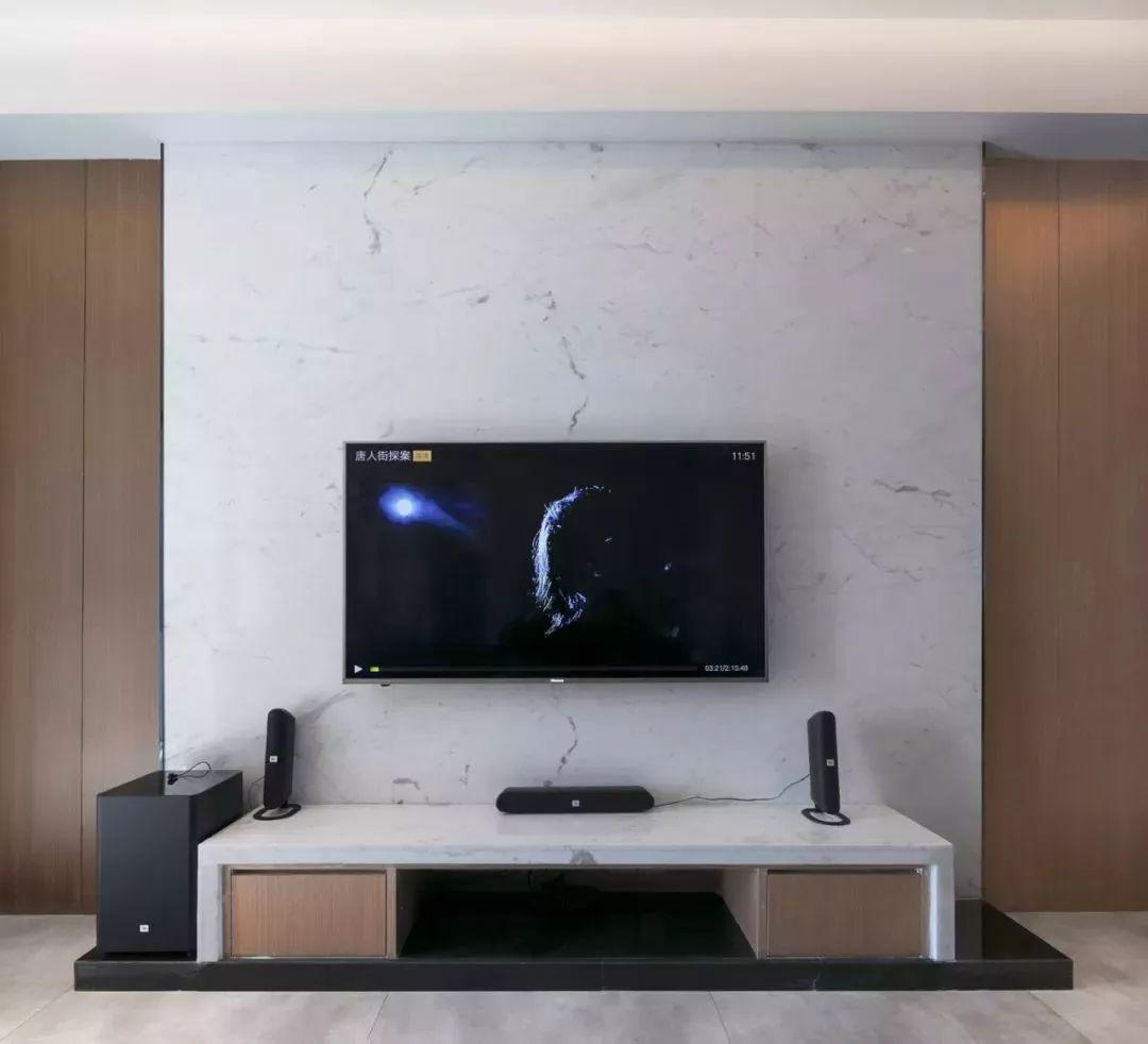 木质+大理石, 电视墙这样装, 显高档!