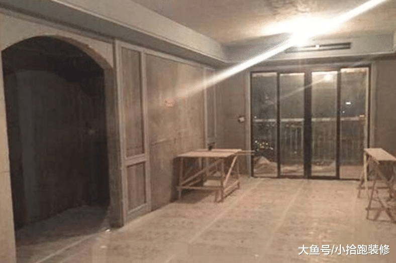 听说背景墙是花300块做的, 朋友很不看好, 可最后他也要做