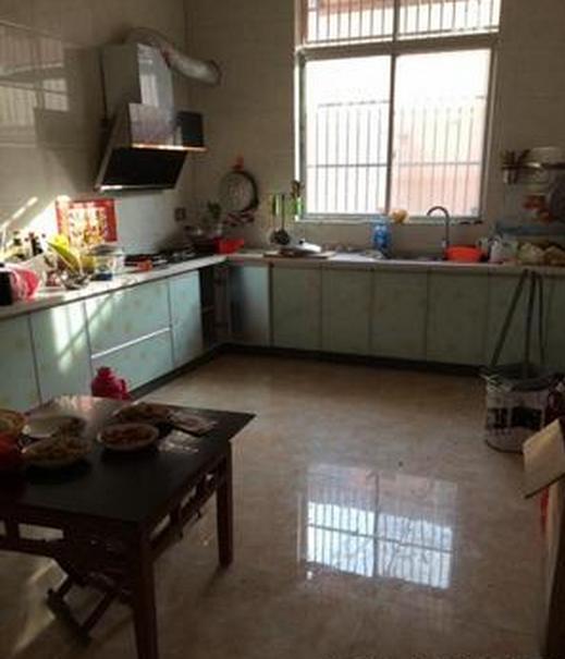 婆家花20w装修的婚房被小姑子搞得一片狼藉, 大家看还能住吗?