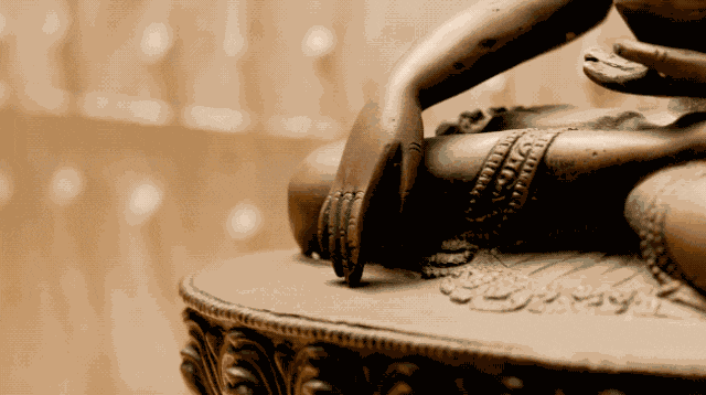 她在湖边建200㎡房子, 清净的像个佛堂!