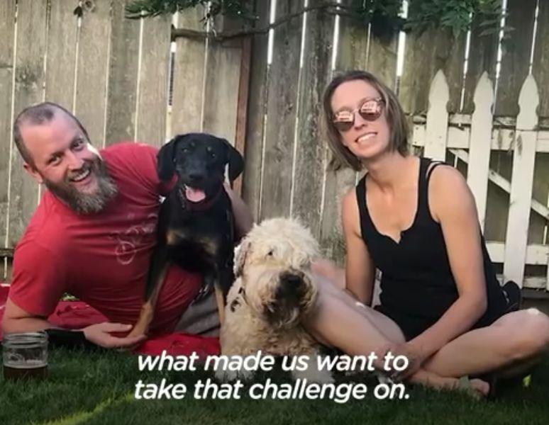 在领养人的帮助下, 后腿残疾的狗狗重新开始奔跑, 爱能治愈一切!