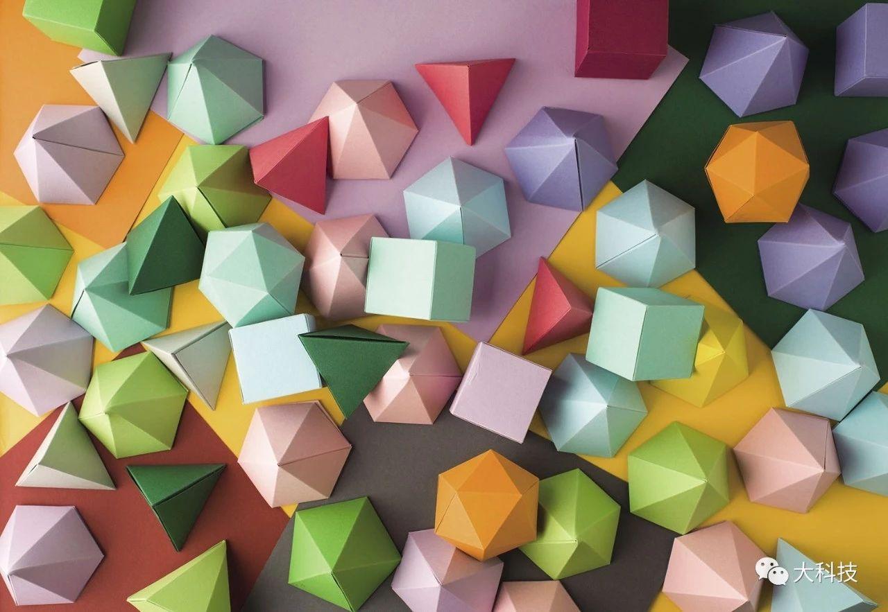 本不存在的多面体右图中这个漂亮的球体模型,是加拿大滑铁卢大学的