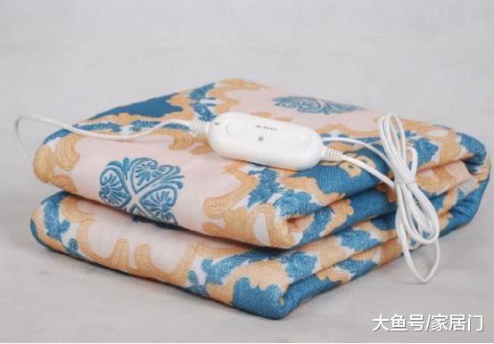 电热毯正反两面都可以铺吗? 好多人忽略这些问题, 睡觉容易出危险