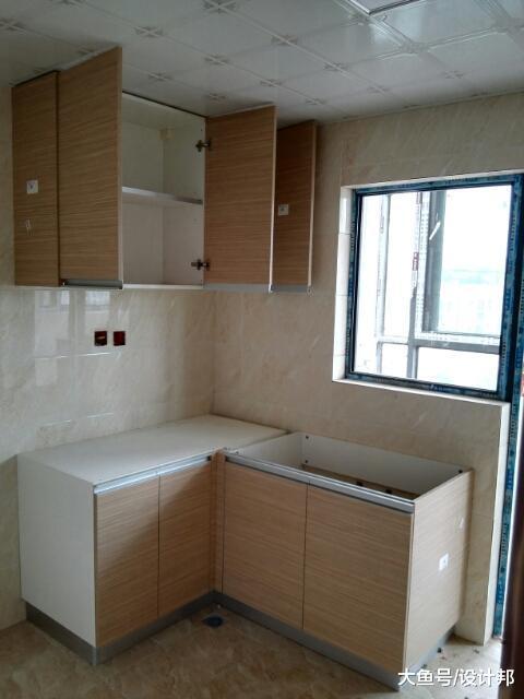 晒晒我家新屋, 有点丑, 但头一次见将阳台和客厅连起来!